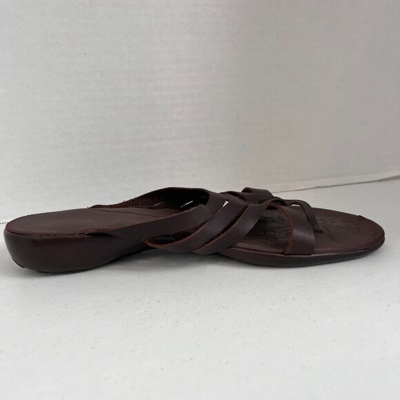 St. John's Bay Women's Brown Leather Flip Flop Sandals Strappy Size 10 M - Picture 8 of 11